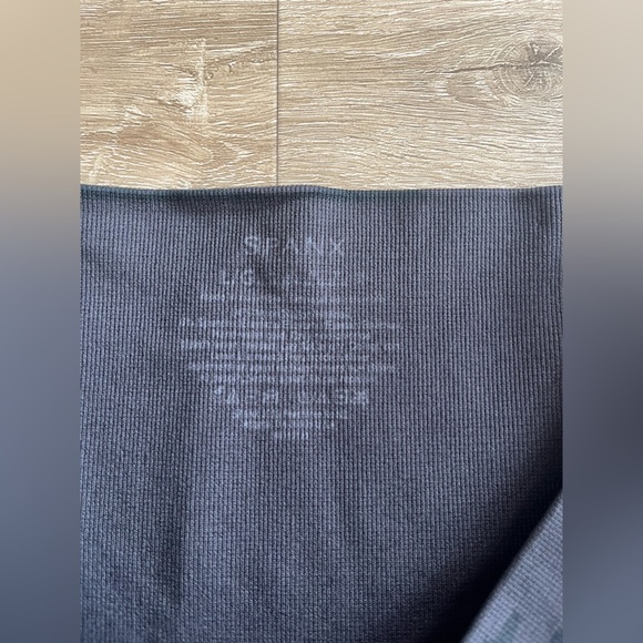 SPANX Look At Me Now Black Camo Seamless Cropped Leggings SZ L - Picture 4 of 5